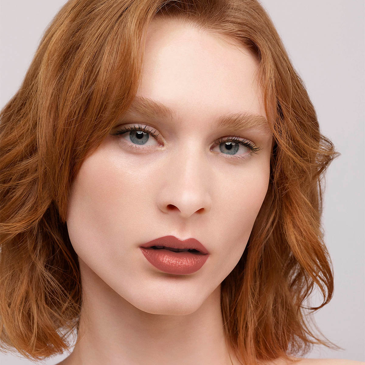 FABULOUS KISS SHEER LIPSTICK (LABIAL EFECTO BRILLANTE)